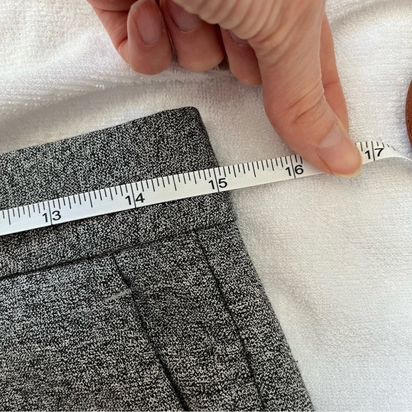 Banana Republic Avery Grey Dress Pants. Size 0 - Picture 5 of 8